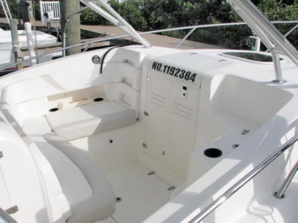 Slide: The Image of Boston Whaler 320 Outrage Cuddy 2006 - 9