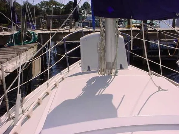 Slide: The Image of CAL 25 SLOOP 1982 - 4
