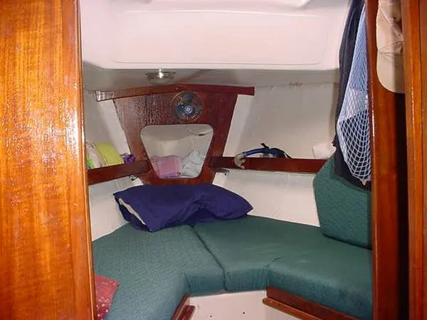 Slide: The Image of CAL 25 SLOOP 1982 - 5