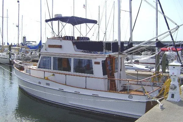 Slide: The Image of Grand Banks 32 SEDAN TRAWLER 1972 - 0