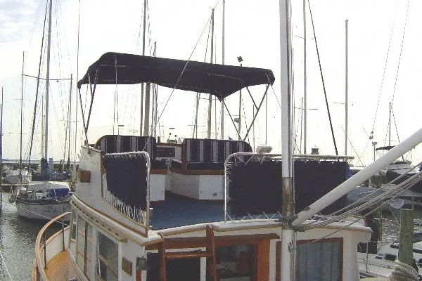 Slide: The Image of Grand Banks 32 SEDAN TRAWLER 1972 - 10