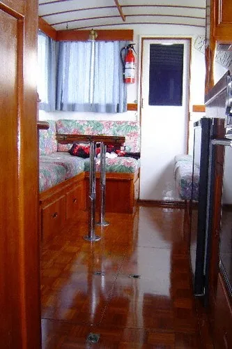 Slide: The Image of Grand Banks 32 SEDAN TRAWLER 1972 - 11