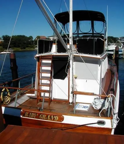 Slide: The Image of Grand Banks 32 Sedan 1972 - 9