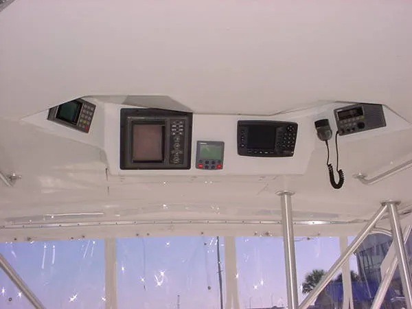 Slide: The Image of Luhrs 320 Open 1997 - 3