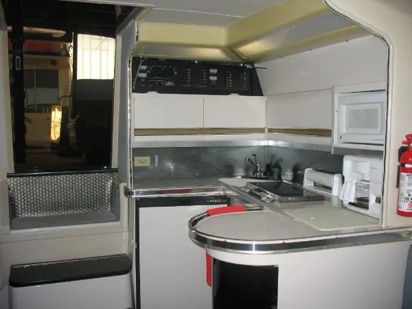 Slide: The Image of Wellcraft 34' Gran Sport Express Cruiser 1989 - 9