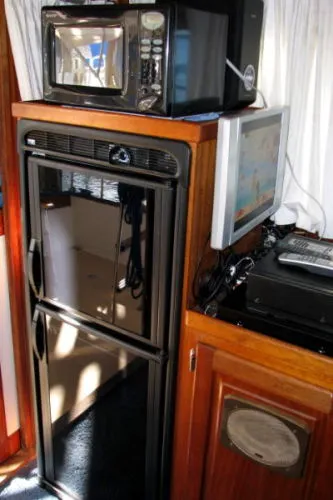 Slide: The Image of Californian Californian 34/ Wellcraft 1982 - 3