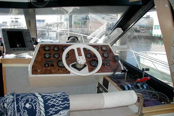 Slide: The Image of Noble Craft of New Zealand Apex Royal 5000 Sedan Bridge 1993 - 1