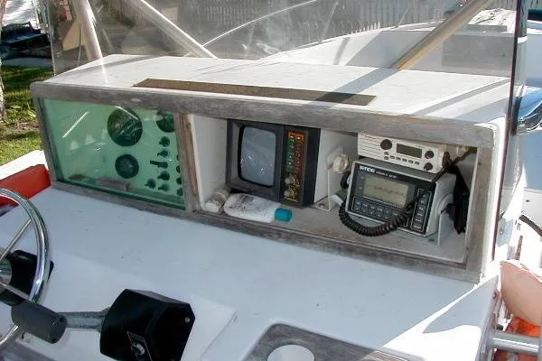 Slide: The Image of Robalo 2320 cc 1987 - 3