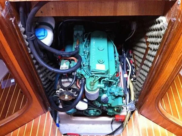 Slide: The Image of Beneteau First 375 1985 - 4