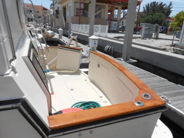 Slide: The Image of Californian Cockpit Motor Yacht 1986 - 9