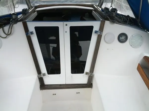 Slide: The Image of Catalina Tall Rig  Wing Keel 1988 - 10