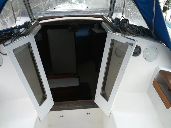 Slide: The Image of Catalina Tall Rig  Wing Keel 1988 - 11