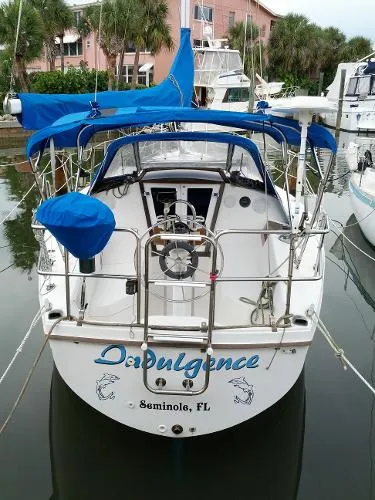Slide: The Image of Catalina Tall Rig  Wing Keel 1988 - 4