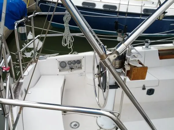 Slide: The Image of Catalina Tall Rig  Wing Keel 1988 - 6