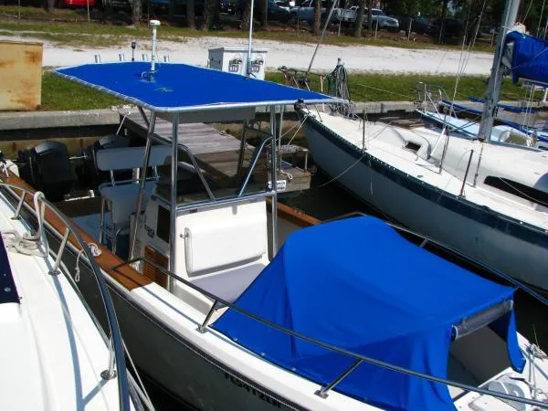 Slide: The Image of Pursuit 2500 CENTER CONSOLE 1985 - 11