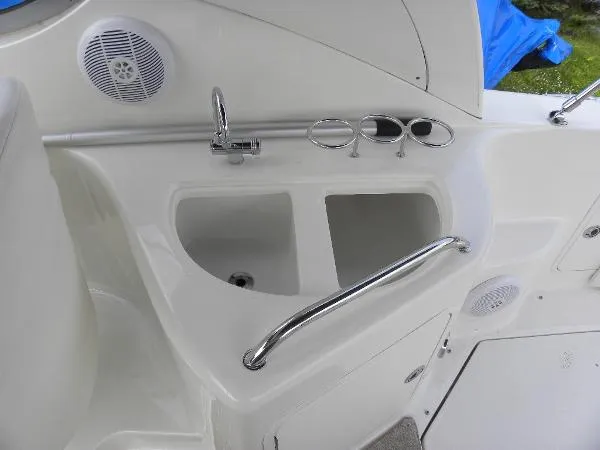 Slide: The Image of Sea Ray 280 Sundancer 2005 - 8