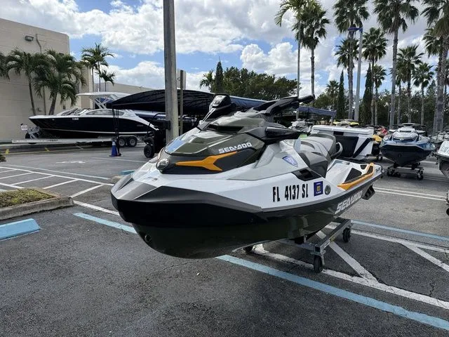 Slide: The Image of Sea-Doo FishPro 2019 - 4