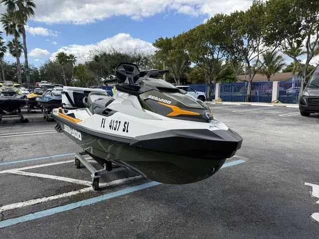 Slide: The Image of Sea-Doo FishPro 2019 - 6