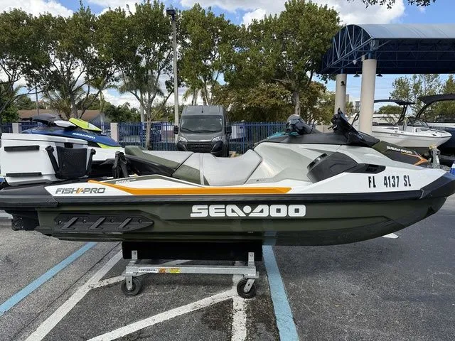 Slide: The Image of Sea-Doo FishPro 2019 - 7