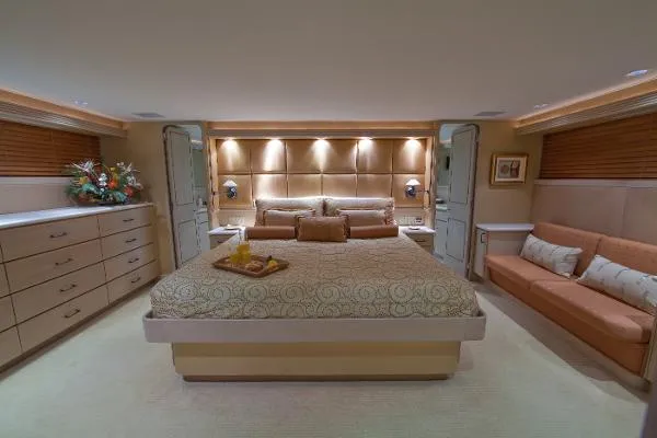 Slide: The Image of Westship COCKPIT MOTOR YACHT 1992 - 5