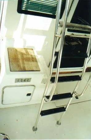 Slide: The Image of Sea Ray 430 Convertible 1988 - 2