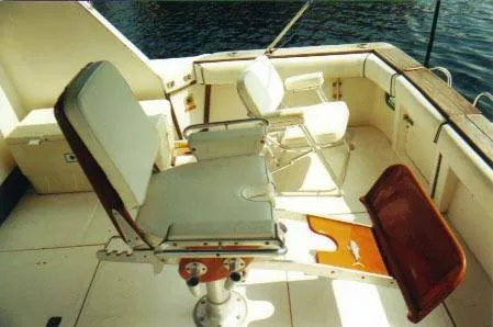 Slide: The Image of Sea Ray 430 Convertible 1988 - 4