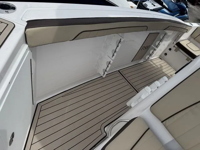 Slide: The Image of Yamaha 255 FSH Sport H 2025 - 18