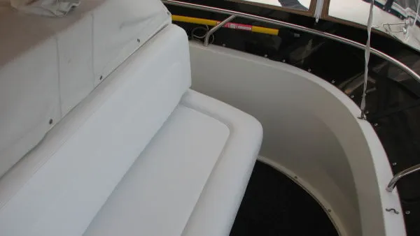 Slide: The Image of Silverton 442 Cockpit motoryacht 1996 - 3