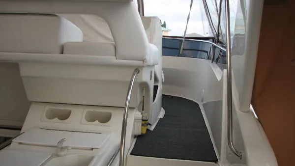 Slide: The Image of Silverton 442 Cockpit motoryacht 1996 - 8