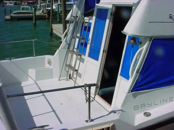 Slide: The Image of Bayliner 1985 - 1