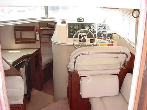 Slide: The Image of Sea Ray SEDAN BRIDGE 1986 - 2