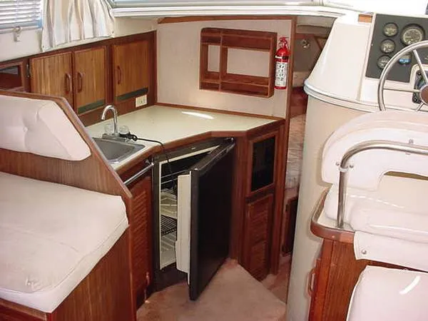Slide: The Image of Sea Ray SEDAN BRIDGE 1986 - 3
