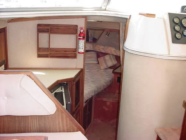 Slide: The Image of Sea Ray SEDAN BRIDGE 1986 - 4