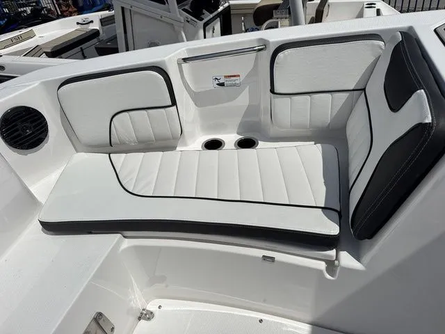 Slide: The Image of Yamaha 222 FSH Sport E 2026 - 12