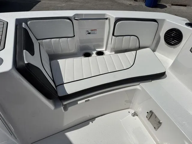 Slide: The Image of Yamaha 222 FSH Sport E 2026 - 13
