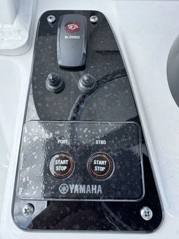 Slide: The Image of Yamaha 222 FSH Sport E 2026 - 24