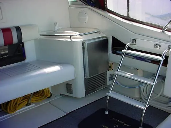 Slide: The Image of Sea Ray 350/370 SUNDANCER 1990 - 7