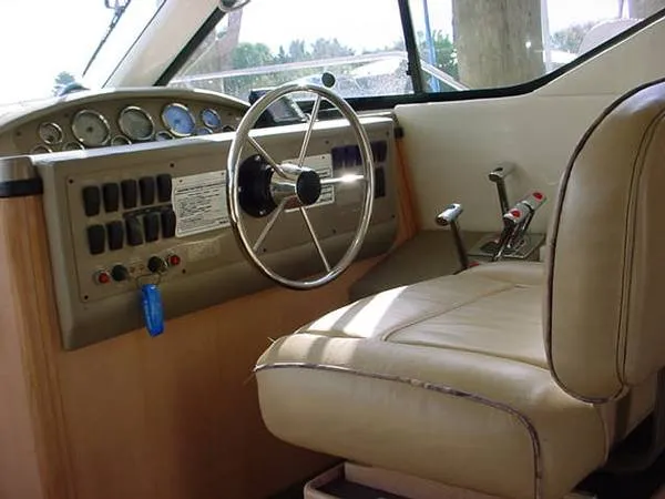Slide: The Image of Bayliner AVANTI 3488 1997 - 4