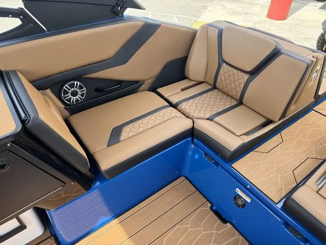 Slide: The Image of Yamaha 255XD 2026 - 17