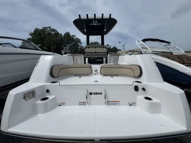 Slide: The Image of Yamaha 255 FSH Sport E 2025 - 3