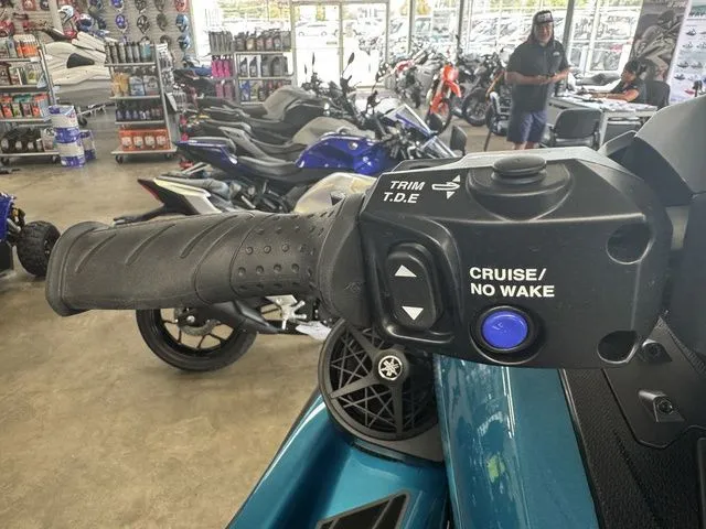 Slide: The Image of Yamaha FX Cruiser SVHO 2026 - 6