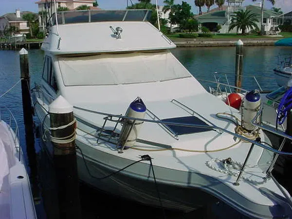 Slide: The Image of Sea Ray 305 Sedan Bridge 1988 - 0