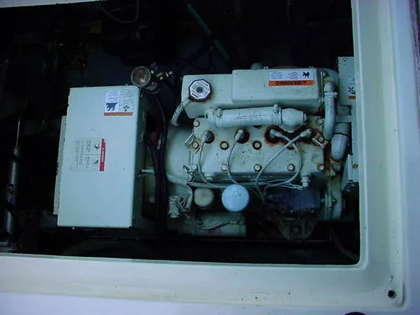 Slide: The Image of Sea Ray 305 Sedan Bridge 1988 - 2