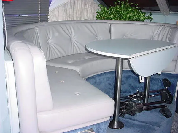 Slide: The Image of Sea Ray 305 Sedan Bridge 1988 - 4