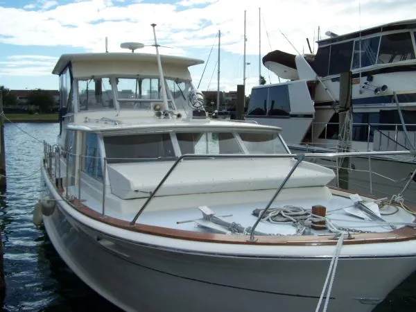 Slide: The Image of Chris-Craft Commander 1970 - 11