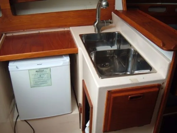 Slide: The Image of Hunter Sloop 1980 - 6