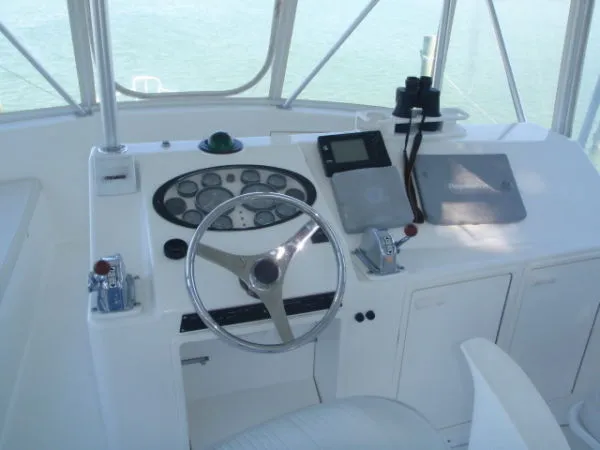 Slide: The Image of Ocean Yachts Super Sport 2000 - 5