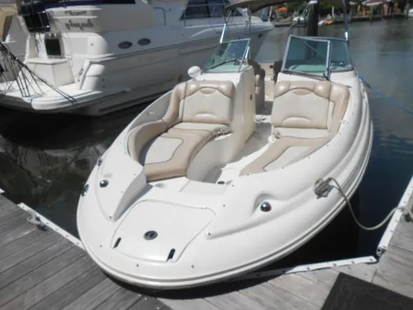 Slide: The Image of Sea Ray SunDeck 2002 - 2