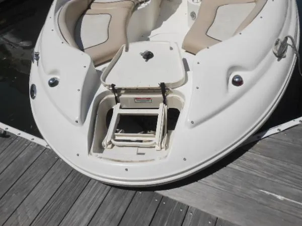 Slide: The Image of Sea Ray SunDeck 2002 - 3