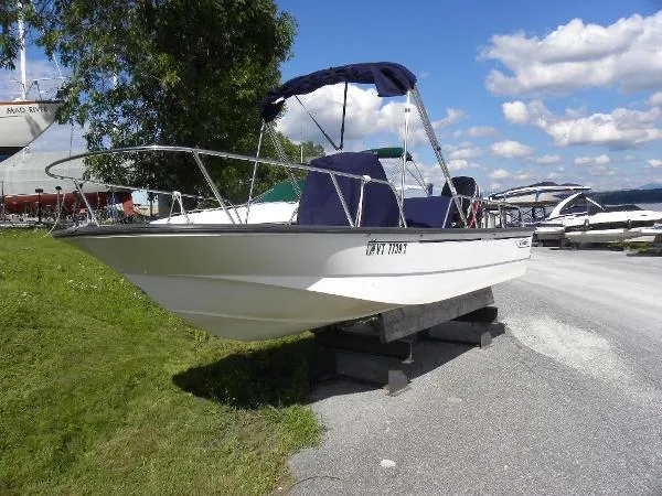 Slide: The Image of Boston Whaler Montauk 17 CC 2004 - 0